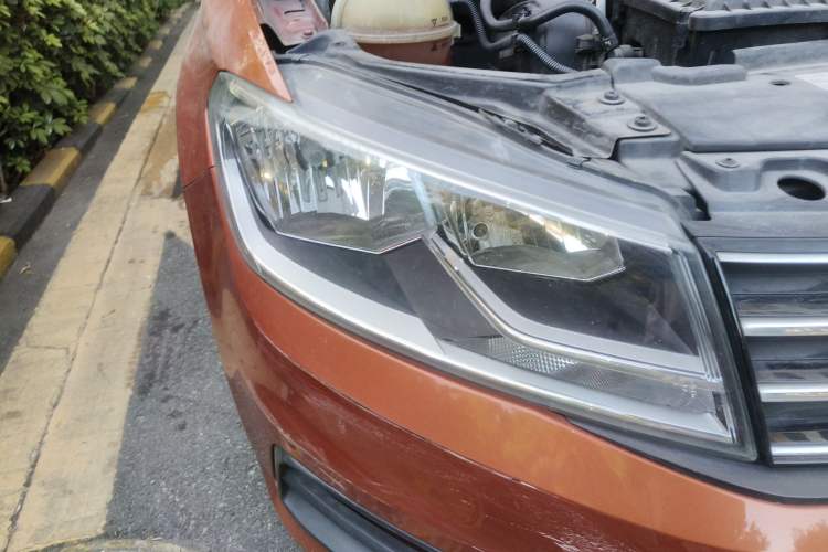 Used Volkswagen Santana 2015 Haval H6 1.6L Automatic Comfort Model Right Front Headlight