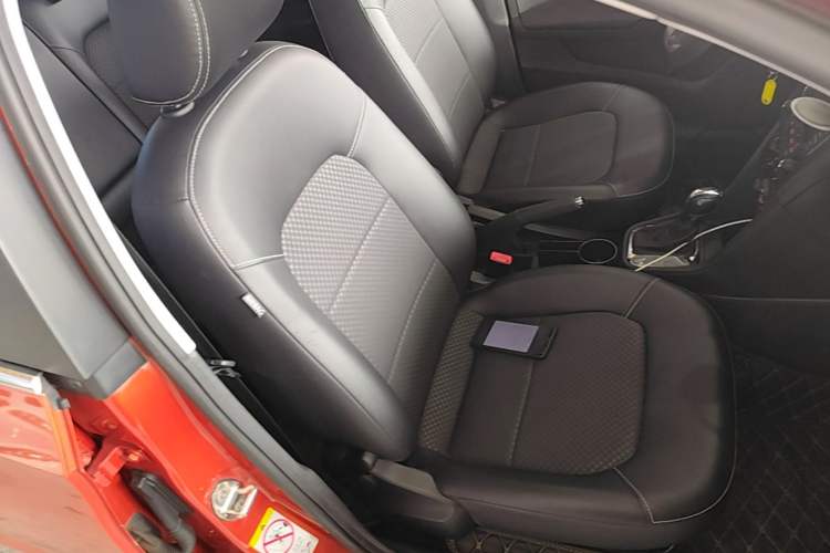 Used Volkswagen Santana 2015 Haval H6 1.6L Automatic Comfort Model Right Front Seat