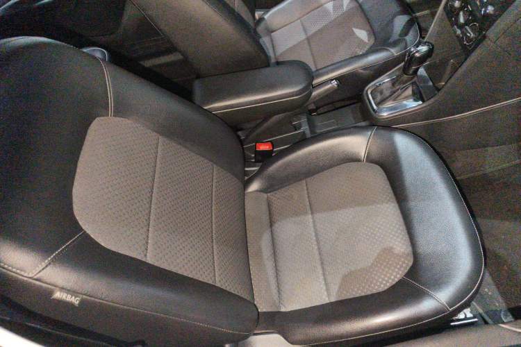 Used Volkswagen Santana 2015 Haval H6 1.6L Automatic Comfort Model Right Front Seat
