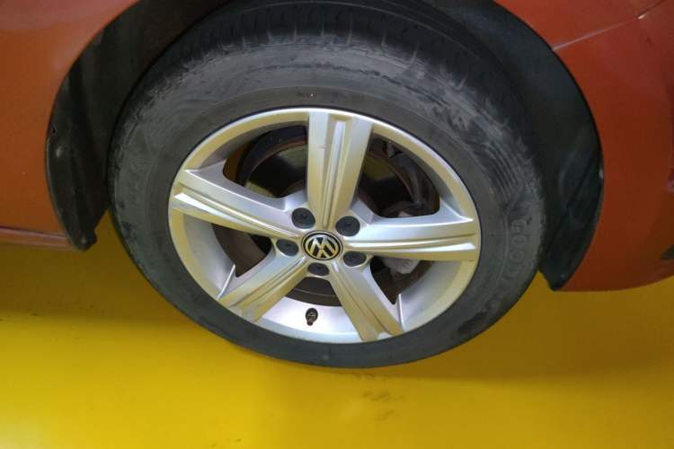 Used Volkswagen Santana 2015 Haval H6 1.6L Automatic Luxury Model Right Front Wheel Hub