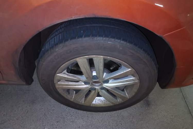 Used Volkswagen Santana 2015 HaoNa 230TSI DSG Comfort Model Right Front Wheel Hub