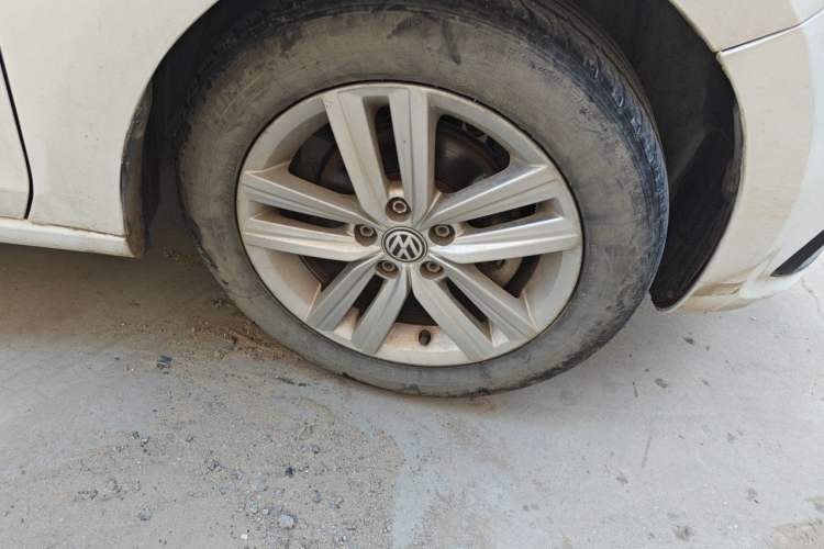 Used Volkswagen Santana 2015 Haval H9 1.6L Automatic Luxury Model Right Front Wheel Hub