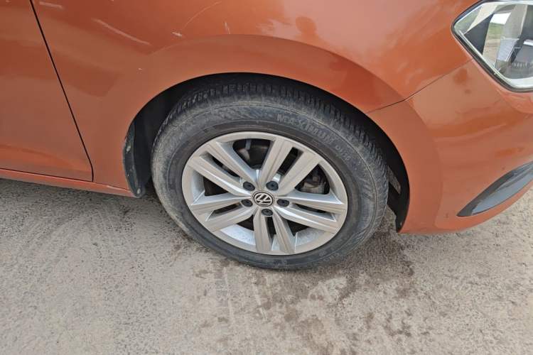 Used Volkswagen Santana 2015 Haval H6 1.6L Automatic Comfort Model Right Front Wheel Hub