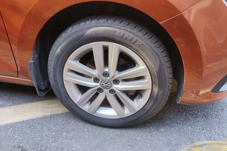 Used Volkswagen Santana 2015 Haval H6 1.6L Automatic Comfort Model Right Front Wheel Hub