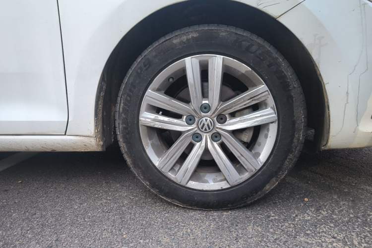 Used Volkswagen Santana 2015 Haval H6 1.6L Automatic Comfort Model Right Front Wheel Hub