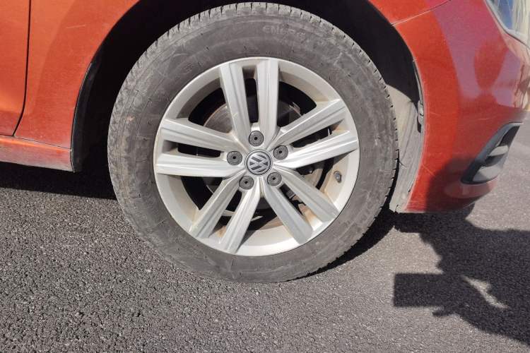 Used Volkswagen Santana 2015 Haval H6 1.6L Automatic Comfort Model Right Front Wheel Hub