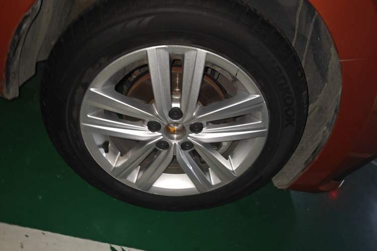 Used Volkswagen Santana 2015 Haval H6 1.6L Automatic Comfort Model Right Front Wheel Hub