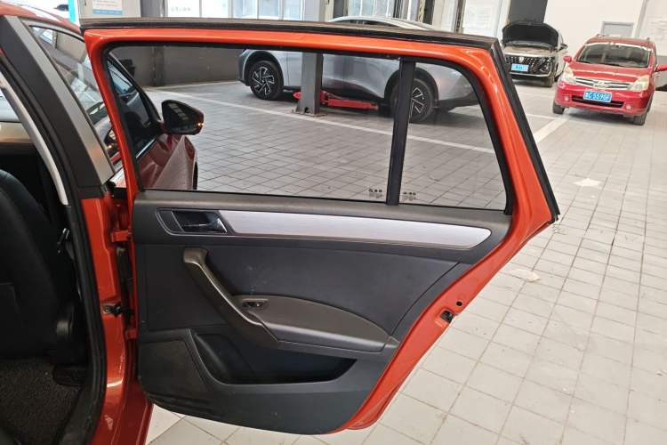Used Volkswagen Santana 2015 HaoNa 230TSI DSG Comfort Model Right Rear Door Interior
