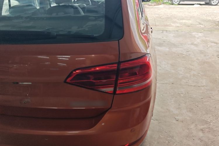 Used Volkswagen Santana 2015 HaoNa 1.6L Manual Fashion Edition Right Rear Taillight