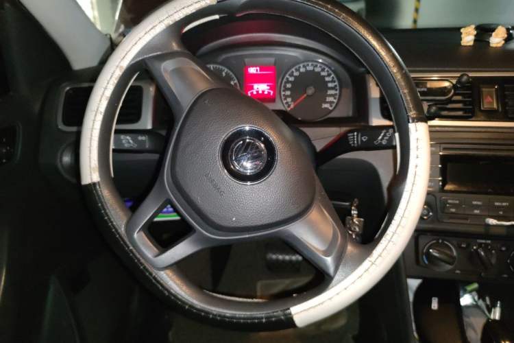 Used Volkswagen Santana 2015 Haval H6 1.6L Automatic Luxury Model Steering Wheel