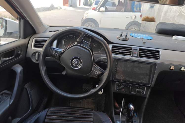 Used Volkswagen Santana 2015 Haval H9 1.6L Automatic Luxury Model Steering Wheel