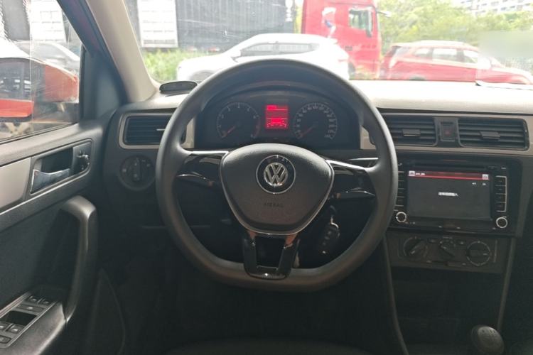 Used Volkswagen Santana 2015 HaoNa 1.6L Manual Fashion Edition Steering Wheel