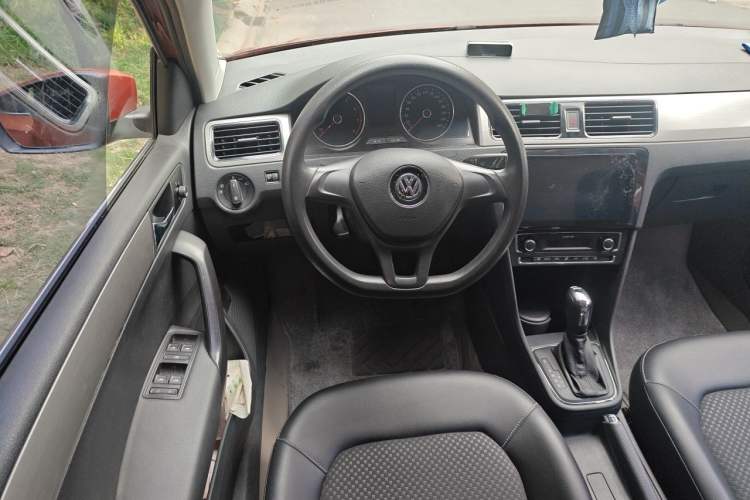 Used Volkswagen Santana 2015 HaoNa 230TSI DSG Comfort Model Steering Wheel