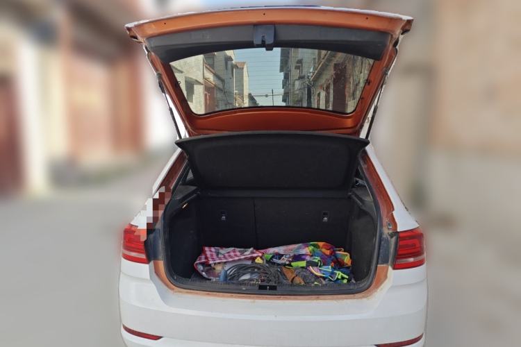 Used Volkswagen Santana 2015 Haval H9 1.6L Automatic Luxury Model Trunk