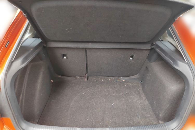 Used Volkswagen Santana 2015 Haval H6 1.6L Automatic Comfort Model Trunk