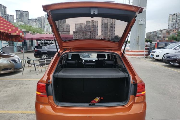 Used Volkswagen Santana 2015 Haval H9 1.6L Manual Comfort Edition Trunk