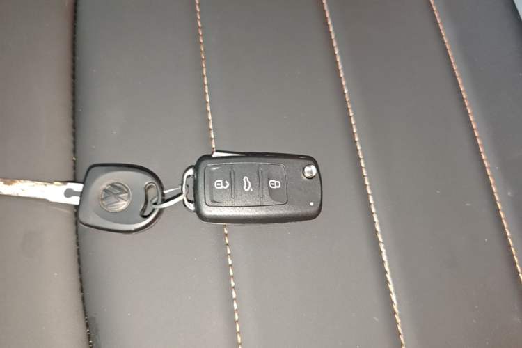 Used Volkswagen Santana 2015 HaoNa 1.6L Manual Fashion Edition Vehicle Key