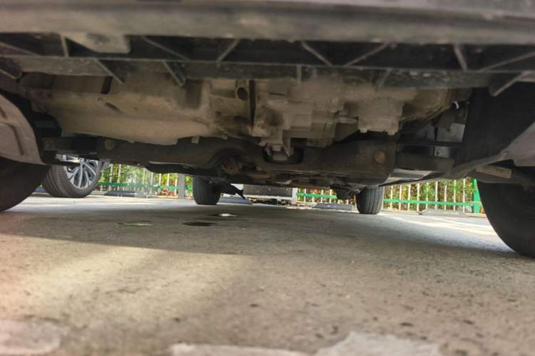 Used Volkswagen Santana 2015 1.6L Manual Fashion Edition Chassis Front