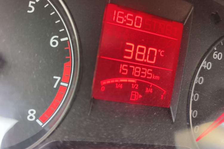 Used Volkswagen Santana 2015 1.6L Manual Fashion Edition Odometer Close Up
