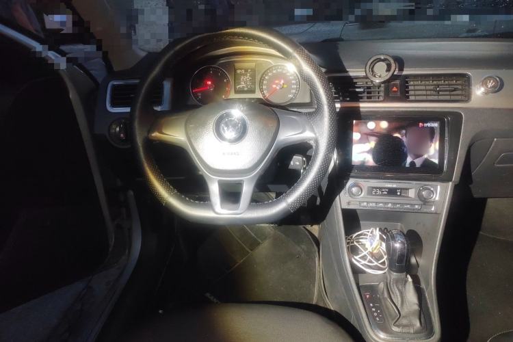 Used Volkswagen Santana 2015 HaoNa 230TSI DSG Comfort Model Steering Wheel