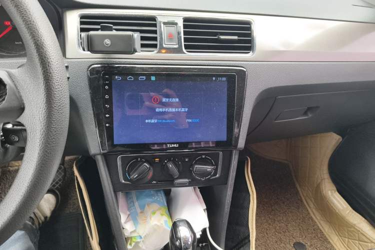 Used Volkswagen Santana 2015 1.6L Automatic Comfort Edition Audio And AC Panel