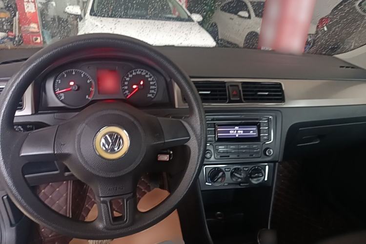 Used Volkswagen Santana 2015 1.6L Manual Comfort Edition Center Console
