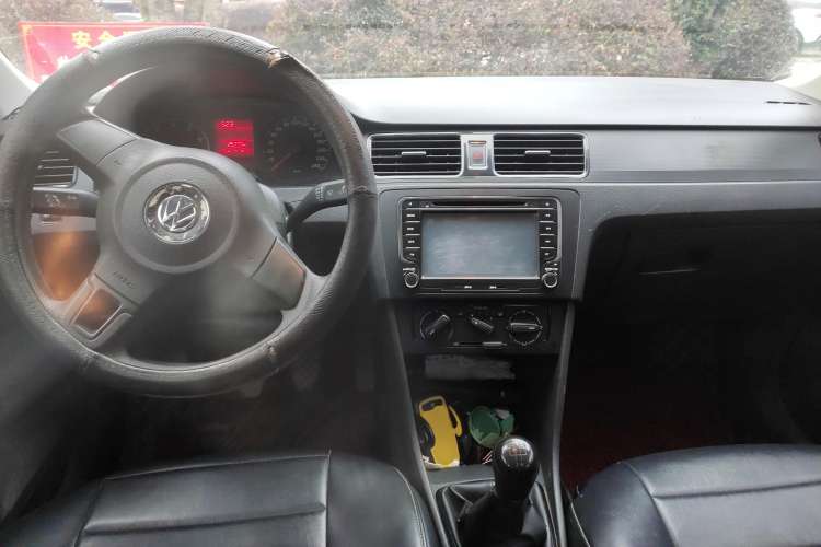 Used Volkswagen Santana 2015 1.6L Manual Fashion Edition Center Console