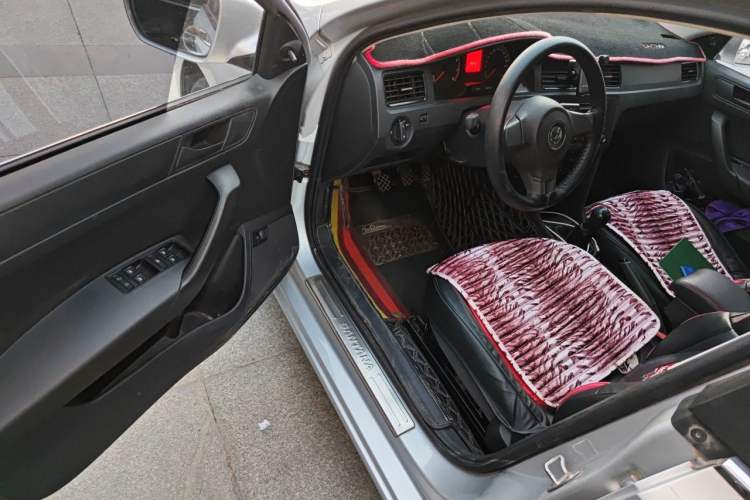 Used Volkswagen Santana 2015 1.4L Manual Fashion Edition Driver Seat