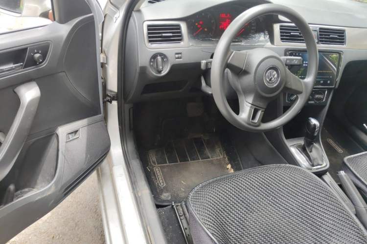 Used Volkswagen Santana 2015 1.6L Automatic Comfort Edition Driver Seat