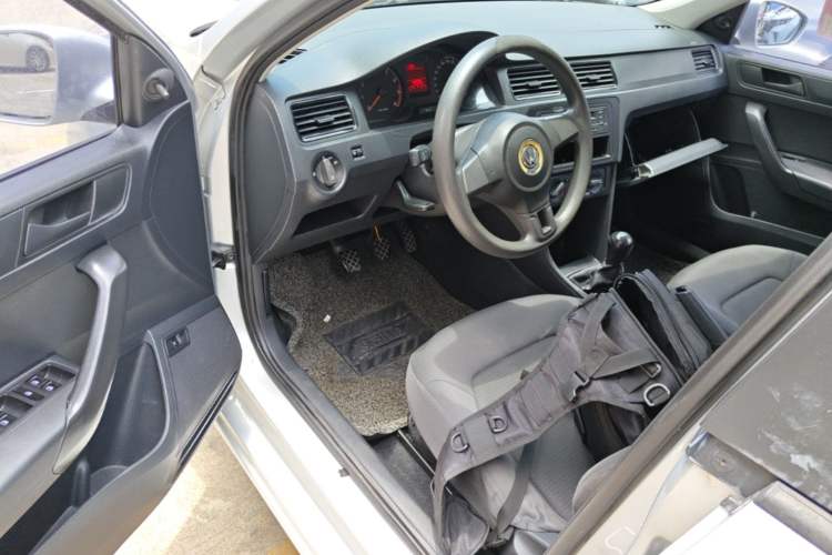 Used Volkswagen Santana 2015 1.4L Manual Fashion Edition Driver Seat