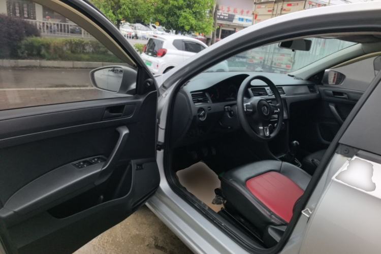 Used Volkswagen Santana 2015 1.6L Manual Fashion Edition Driver Seat