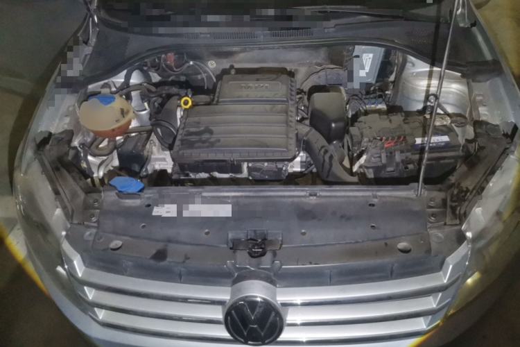 Used Volkswagen Santana 2015 1.6L Manual Comfort Edition Engine Bay