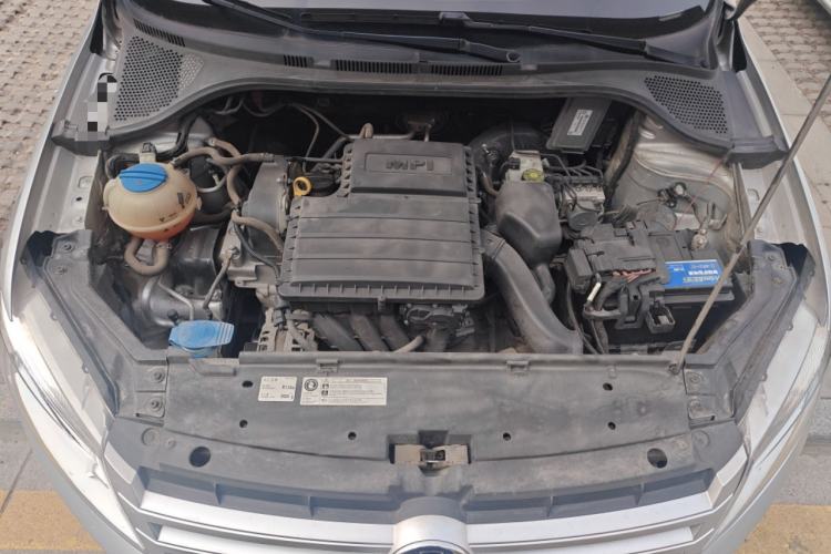 Used Volkswagen Santana 2015 1.4L Manual Fashion Edition Engine Bay
