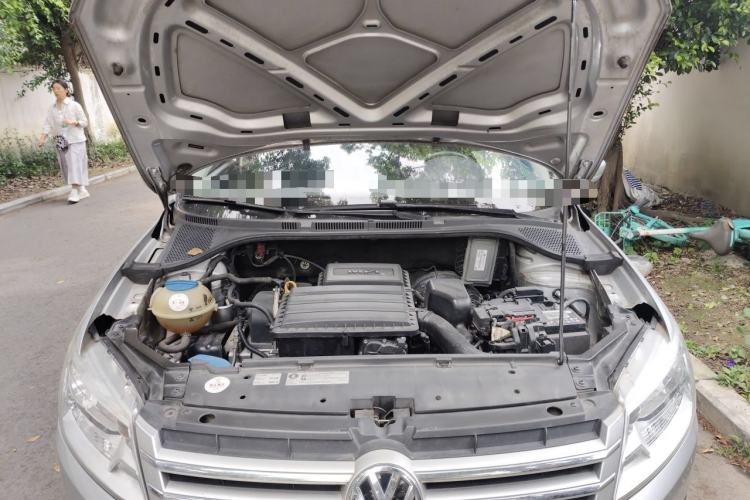 Used Volkswagen Santana 2015 1.6L Automatic Comfort Edition Engine Bay