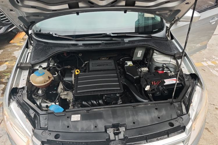Used Volkswagen Santana 2015 1.4L Manual Fashion Edition Engine Bay