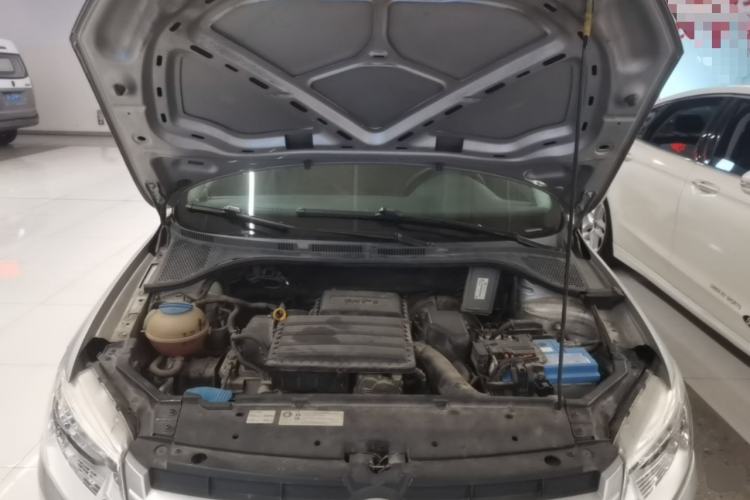 Used Volkswagen Santana 2015 1.6L Automatic Fashion Edition Engine Bay