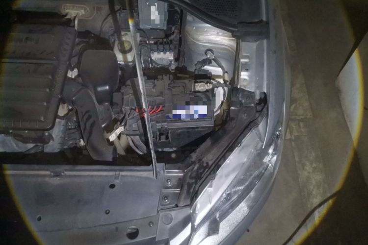 Used Volkswagen Santana 2015 1.6L Manual Comfort Edition Engine Bay Left