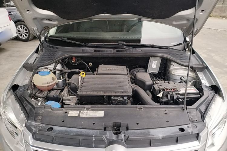 Used Volkswagen Santana 2015 1.4L Manual Comfort Edition Engine Bay