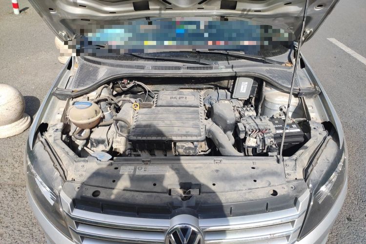 Used Volkswagen Santana 2015 1.6L Manual Comfort Edition Engine Bay