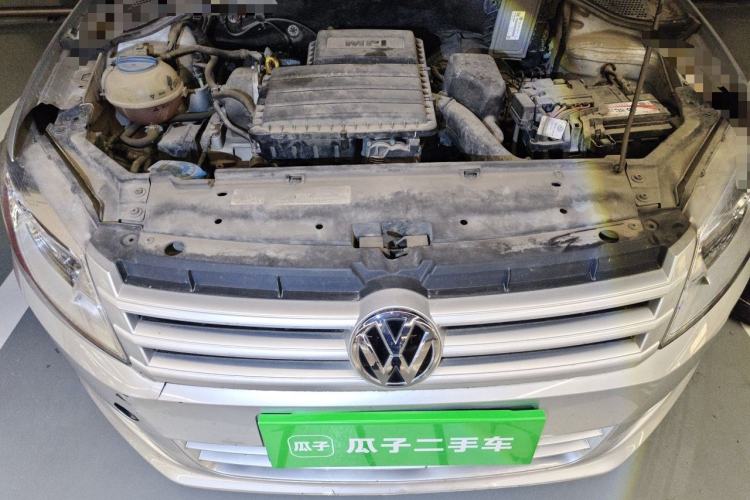 Used Volkswagen Santana 2015 1.6L Manual Fashion Edition Engine Bay