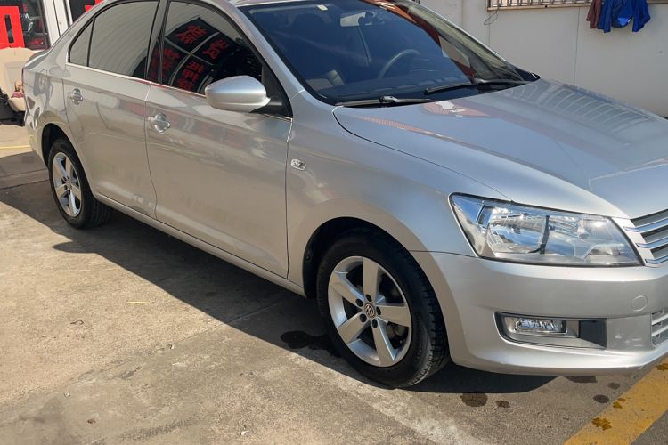 Used Volkswagen Santana 2015 1.6L Manual Comfort Edition Exterior 2