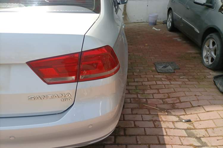Used Volkswagen Santana 2015 1.6L Automatic Fashion Edition Exterior 3