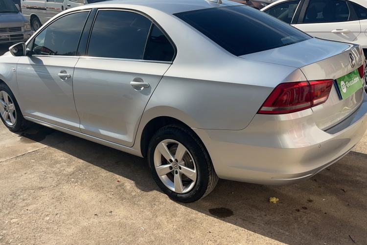 Used Volkswagen Santana 2015 1.6L Manual Comfort Edition Exterior 5