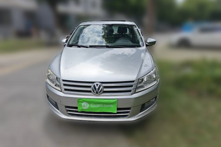 Used Volkswagen Santana 2015 1.6L Manual Comfort Edition Front