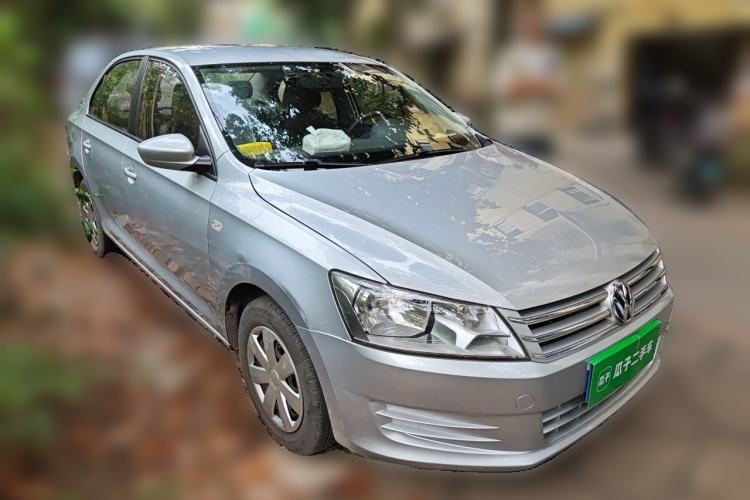 Used Volkswagen Santana 2015 1.6L Automatic Fashion Edition Front Right 45 Deg