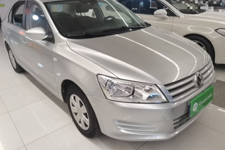 Used Volkswagen Santana 2015 1.6L Automatic Fashion Edition Front Right 45 Deg