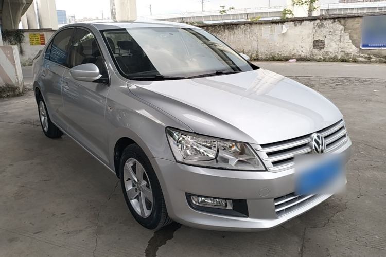 Used Volkswagen Santana 2015 1.4L Manual Comfort Edition Front Right 45 Deg