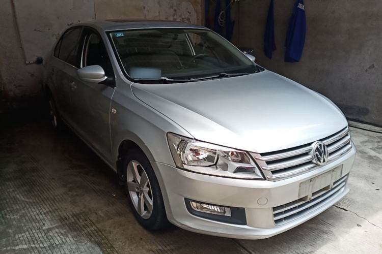 Used Volkswagen Santana 2015 1.6L Automatic Comfort Edition Front Right 45 Deg