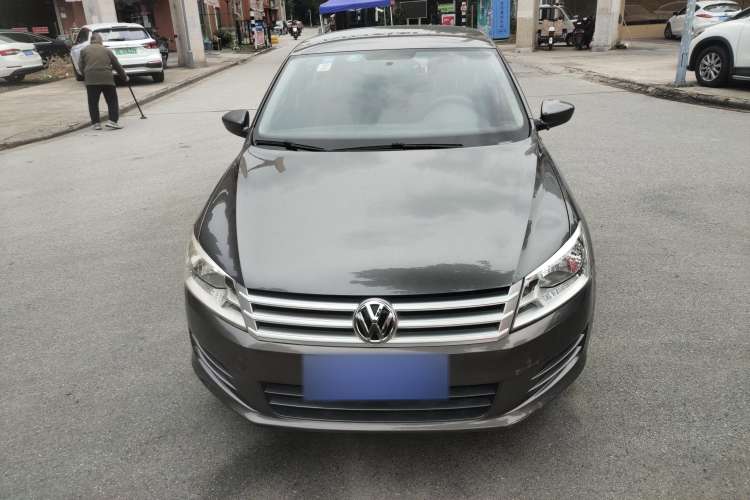 Used Volkswagen Santana 2015 1.6L Manual Fashion Edition Front