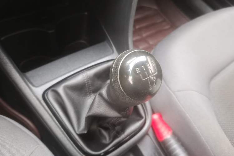 Used Volkswagen Santana 2015 1.6L Manual Fashion Edition Gear Lever